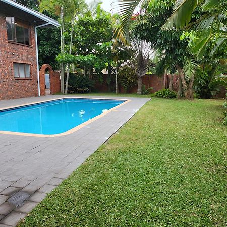 Emangunini Guest House Richards Bay Exterior foto